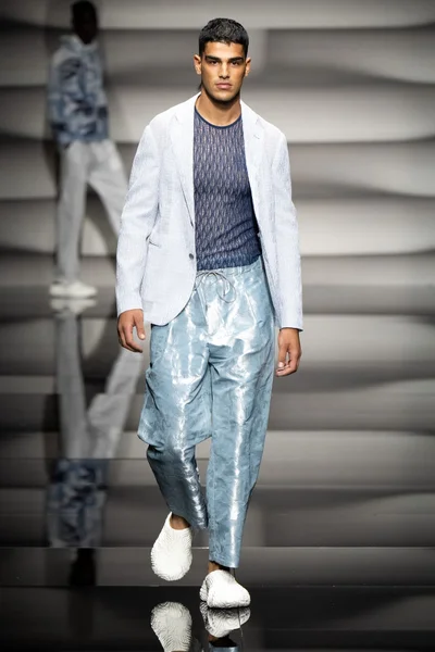 Look 22